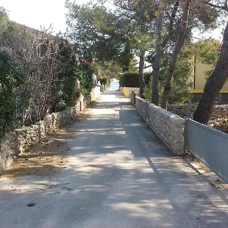 With 2 Bedrooms In Vir, With Wonderful Sea View, Enclosed Garden An... *