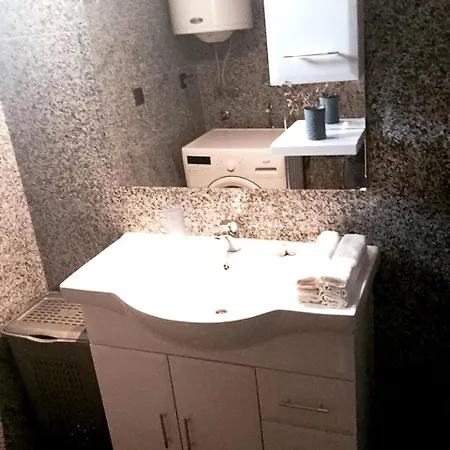 Appartamento With 2 Bedrooms In Vir, With Wonderful Sea View, Enclosed Garden An...