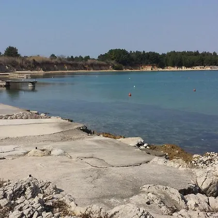 Appartamento With 2 Bedrooms In Vir, With Wonderful Sea View, Enclosed Garden An... Vir