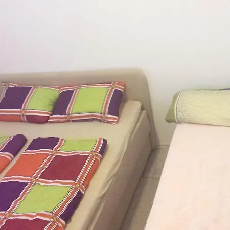 With 2 Bedrooms In Vir, With Wonderful Sea View, Enclosed Garden An... * Vir