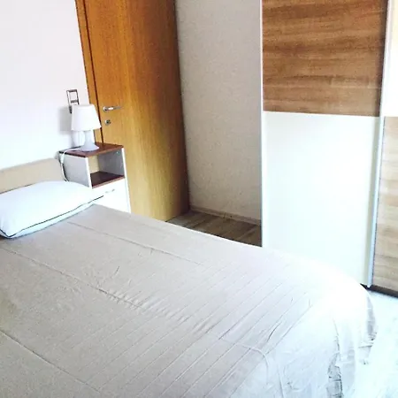 With 2 Bedrooms In Vir, With Wonderful Sea View, Enclosed Garden An... Appartamento