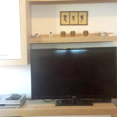 Appartamento With 2 Bedrooms In Vir, With Wonderful Sea View, Enclosed Garden An...