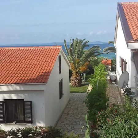 With 2 Bedrooms In Vir, With Wonderful Sea View, Enclosed Garden An... Appartamento
