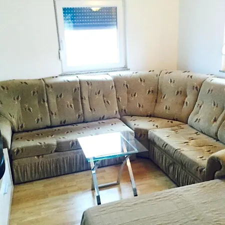 With 2 Bedrooms In Vir, With Wonderful Sea View, Enclosed Garden An... Appartamento *