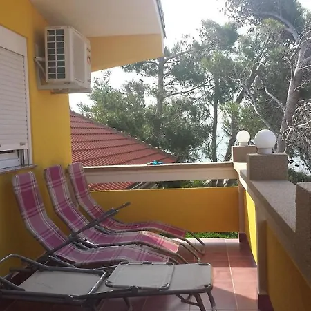 With 2 Bedrooms In Vir, With Wonderful Sea View, Enclosed Garden An... Appartamento Vir